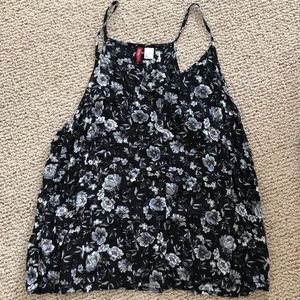 H&M Cute Black Floral Top